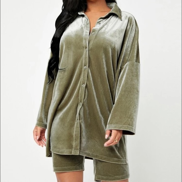 New Inventory 🔥Button Front Velvet Longline Blouse & Shorts Set Without Bra🔥 - Picture 4 of 7